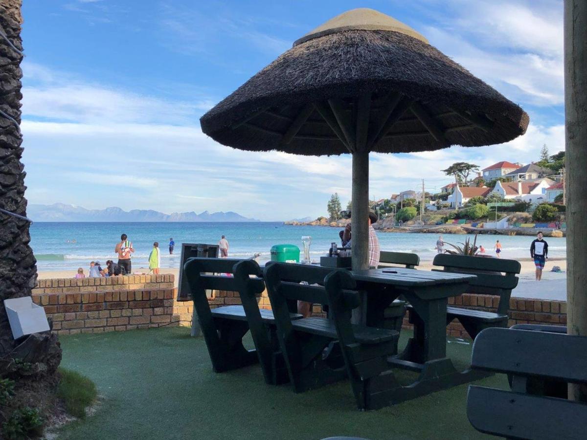 1 Mountain Rd Boutique B & B Fish Hoek Exterior foto